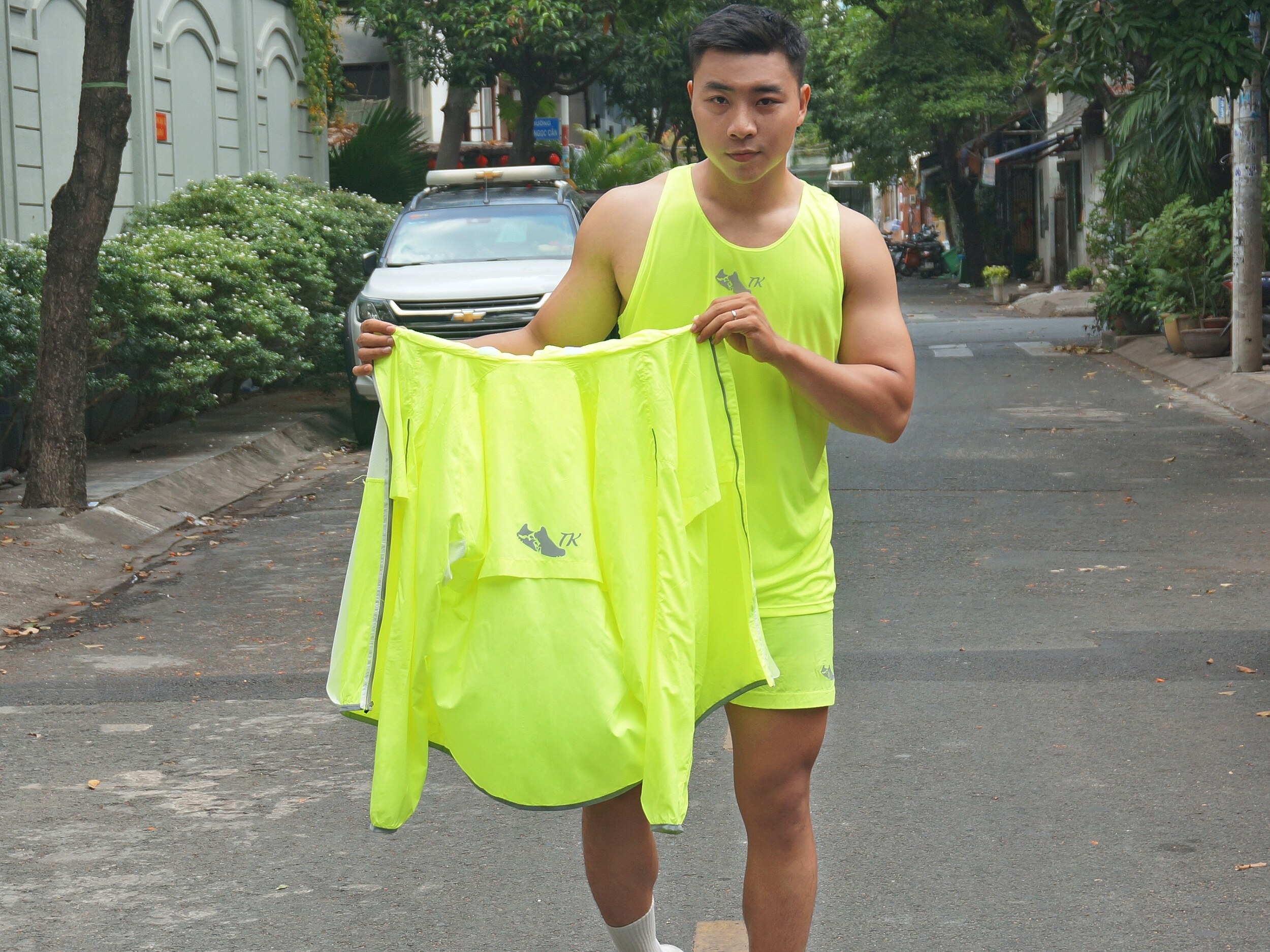 ao-khoac-the-thao-ak-xanhneon-1