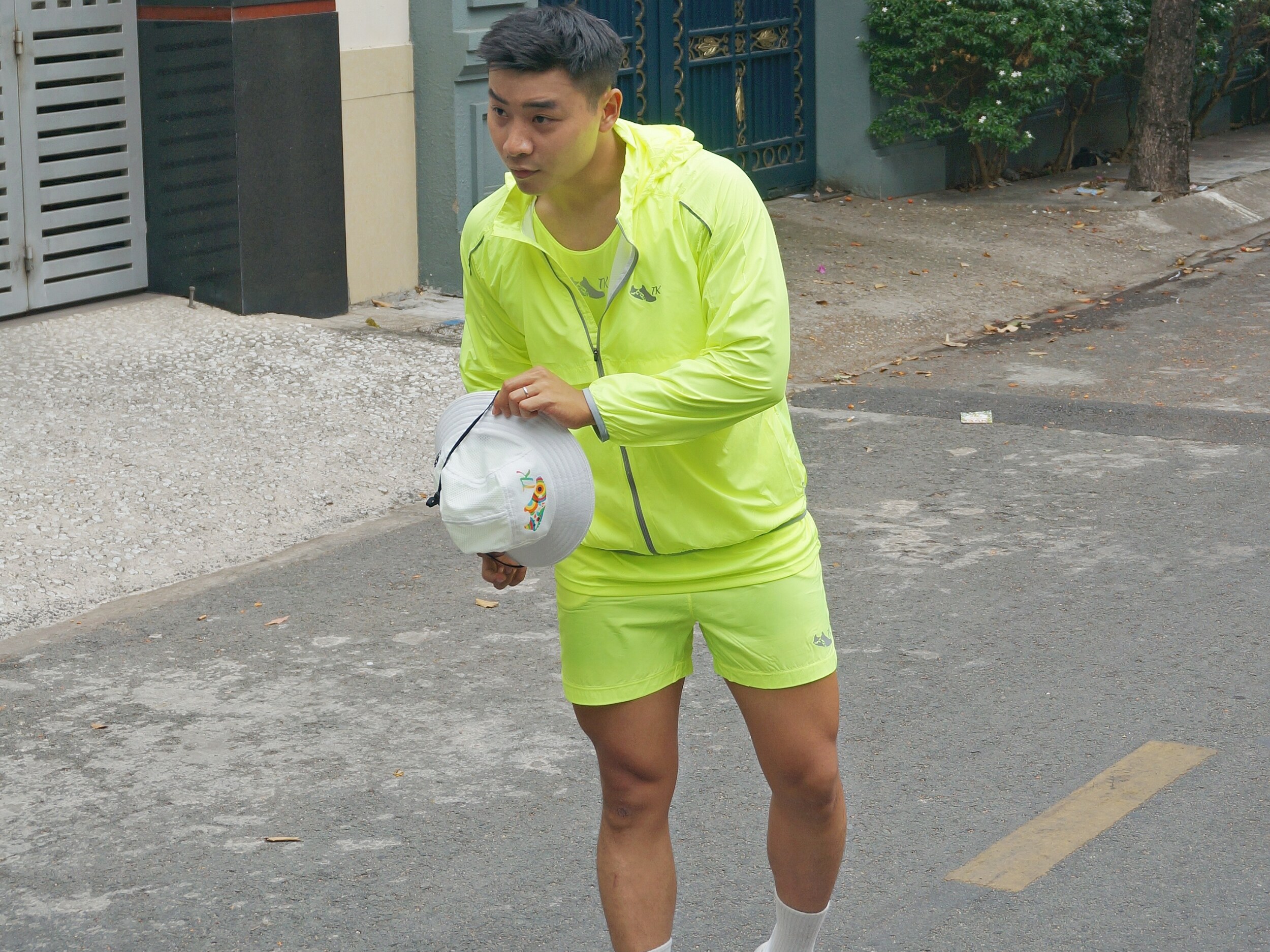 ao-khoac-the-thao-ak-xanhneon-8